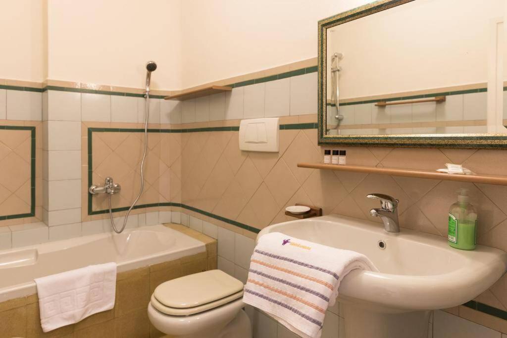 루카 Mario'S Apartament With Ac And Wifi 아파트 외부 사진